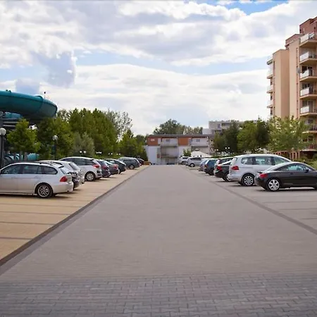 Galerius Aranypart דירה *