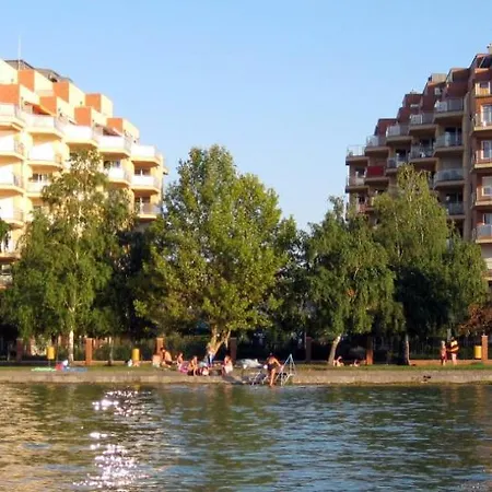 Galerius Aranypart שיופוק