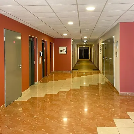 Galerius Aranypart דירה *